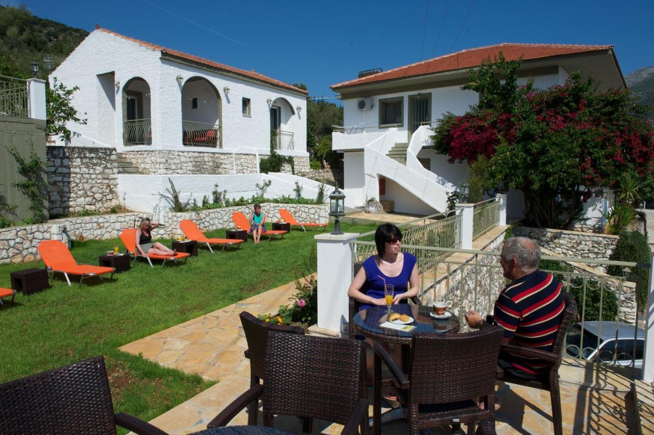 Makis Village-Apartments Αγία Ευφημία Εξωτερικό φωτογραφία