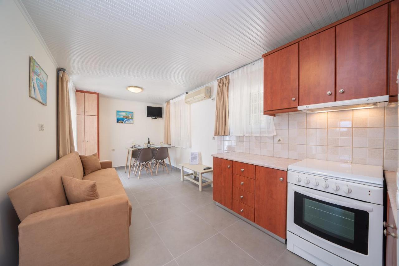 Makis Village-Apartments Αγία Ευφημία Εξωτερικό φωτογραφία